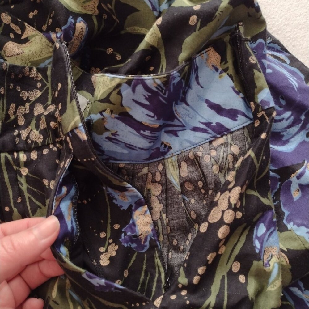 Ann Taylor Loft Floral Full Skirt S6 Black Blue Green Metallic Cotton w Pockets - Picture 6 of 8